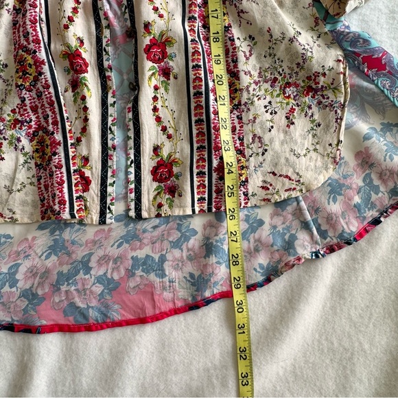 Cyrena Mixed Floral Pleated Back Tunic Artsy | Floral Blouse Size S - Picture 9 of 11